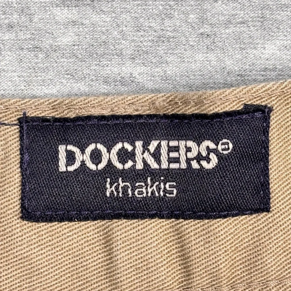 Dockers Relaxed Khakis Mens 40x30 Tan No Wrinkle Twill Flat Front 405818175 NWT